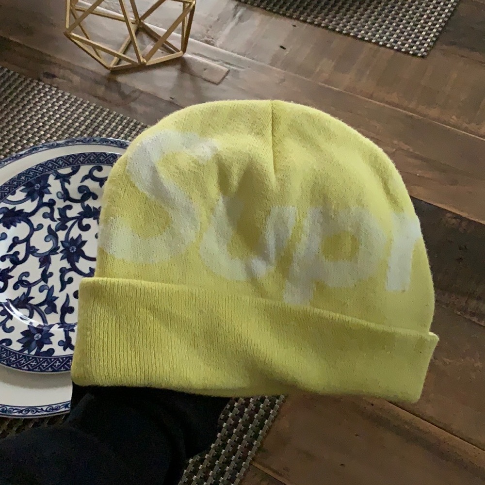 Supreme (authentic)  Big Logo Beanie